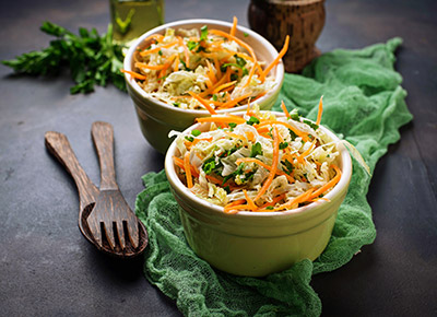 Serviervorschlag Chinakohlsalat mit Möhren